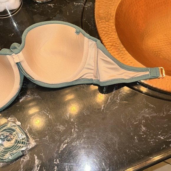 Shade & Shore green bandeau swim top w/ strap - Picture 6 of 8